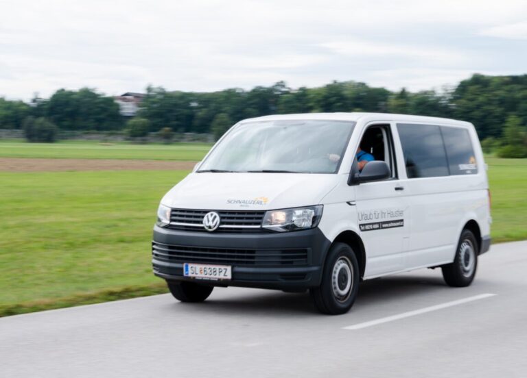 Shuttle-Fahrzeug des SCHNAUZERL Hotels